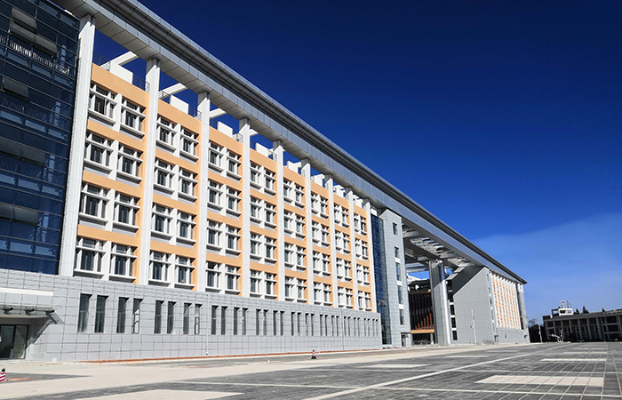 小3云南技師學(xué)院C區教學(xué)樓 王瑋攝影.jpg