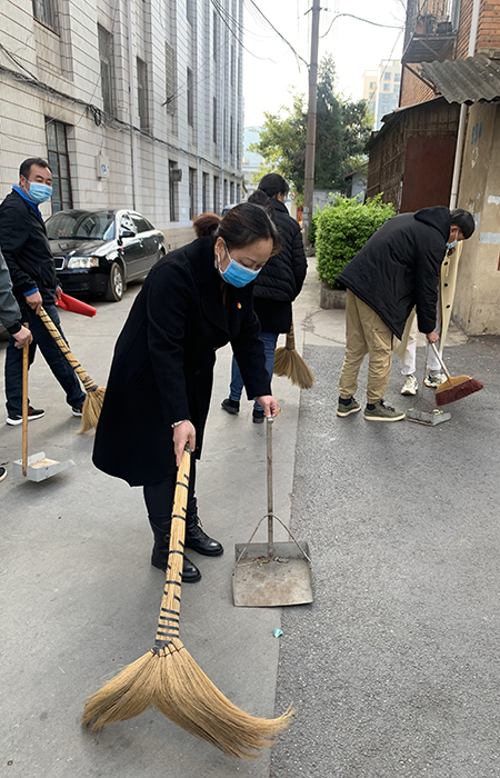 xiao 五〇七黨支部開(kāi)展“我為群眾辦實(shí)事”活動(dòng)攝影8.jpg