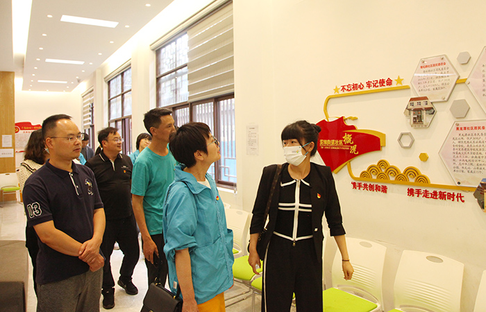 參觀(guān)黨群工作 小.jpg